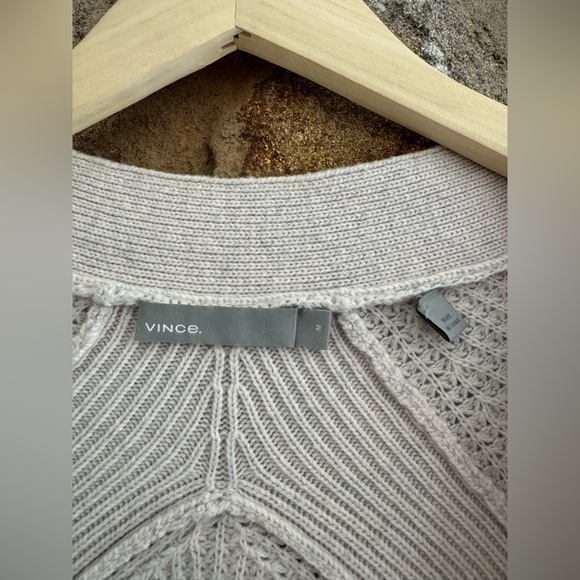 VINCE weekender cardigan in oat, cashmere/wool blend medium - Picture 2 of 6
